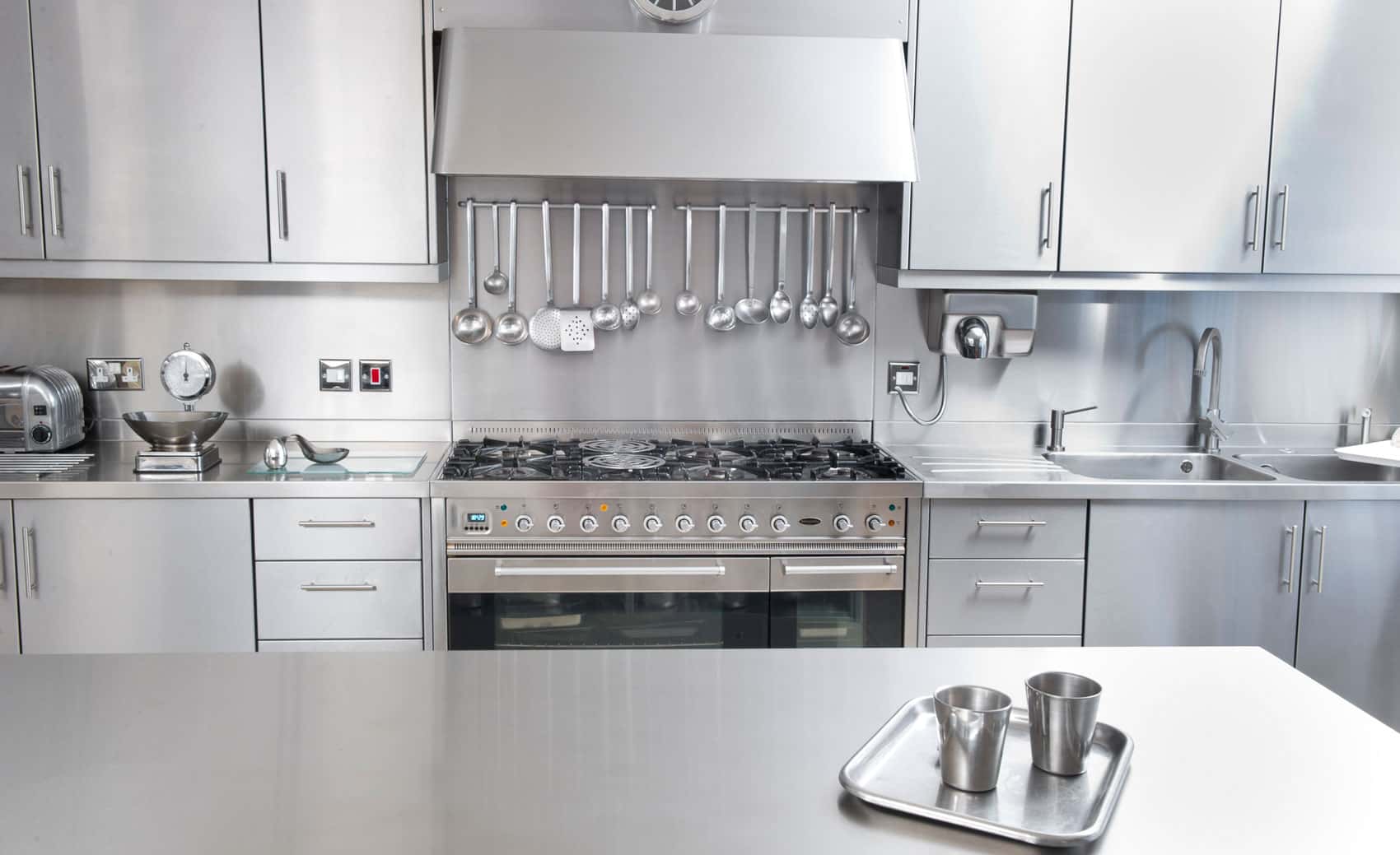 kitchen design with stanless steel appliances