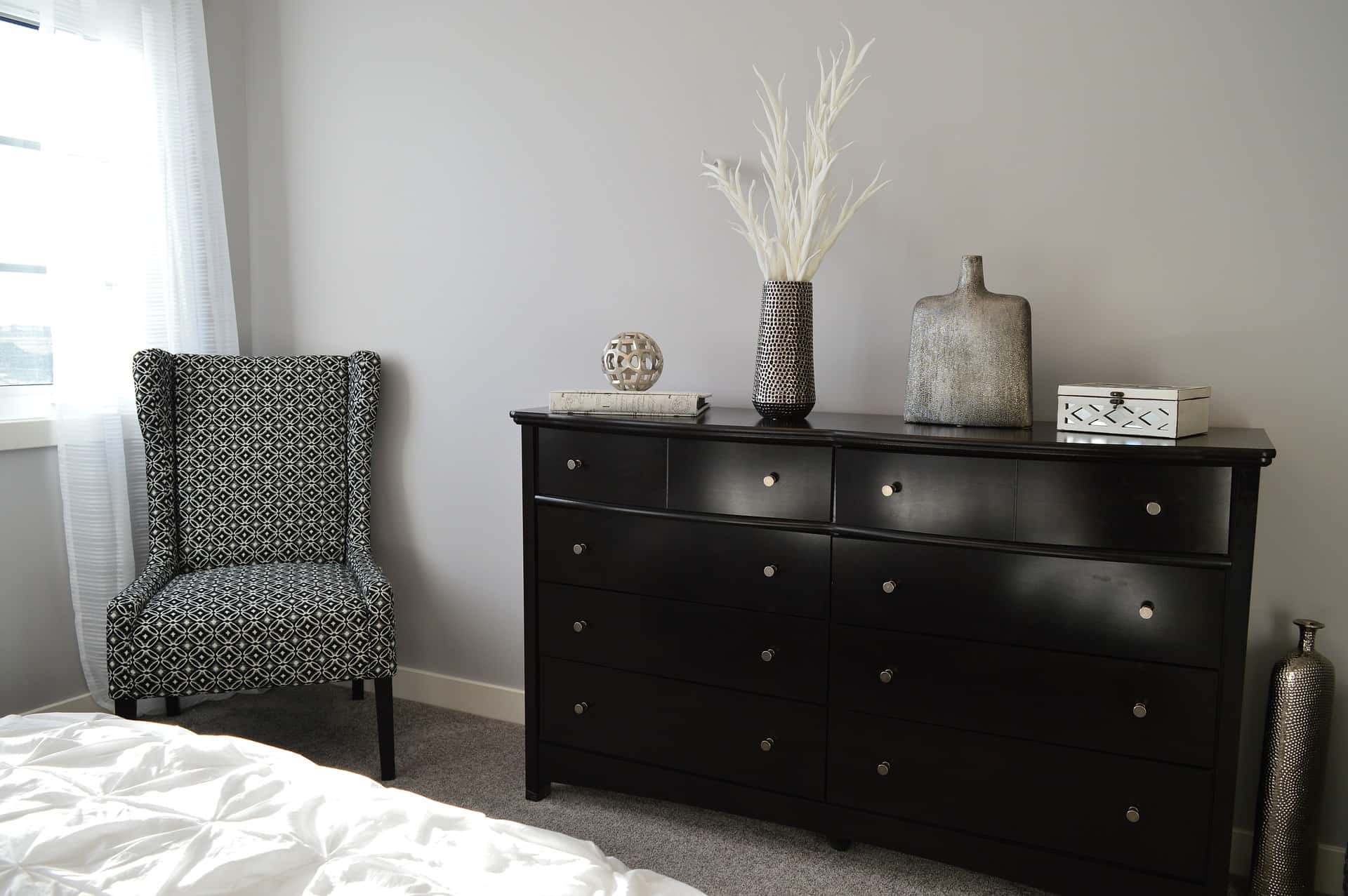 black dressing table