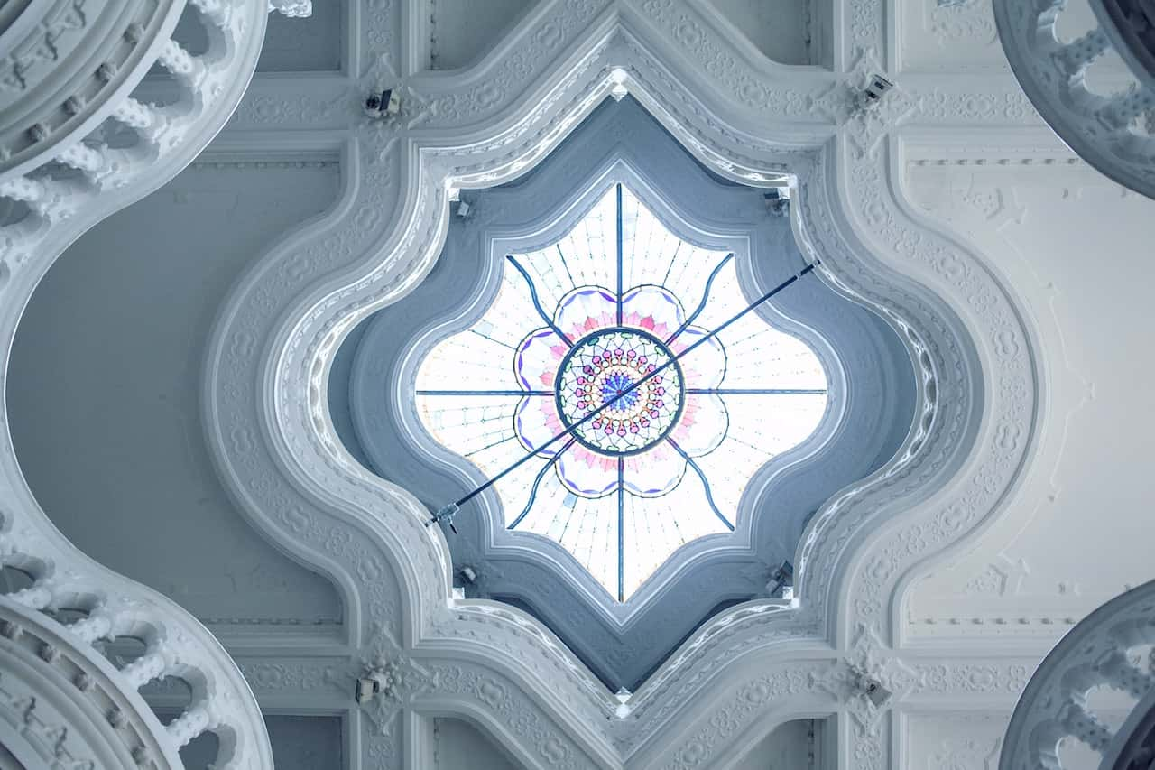 ceiling design made of gypsum and glass